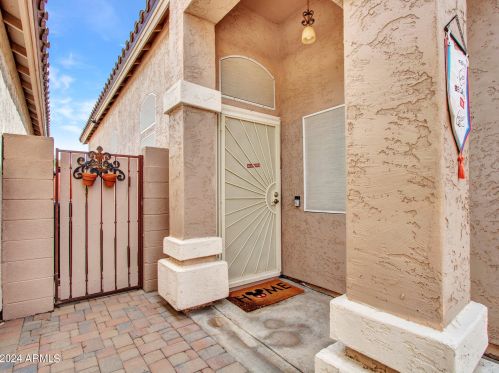 19809 49 Ave, Glendale AZ  85304-4311 exterior