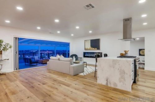 5057 September St, San Diego CA  92110-1222 exterior