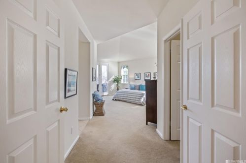 600 Landmark Ln, Redwood City CA  94065-2888 exterior