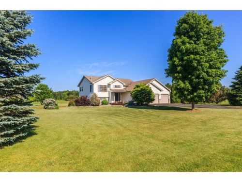 4698 316th Ln, Stacy, MN 55079-8629