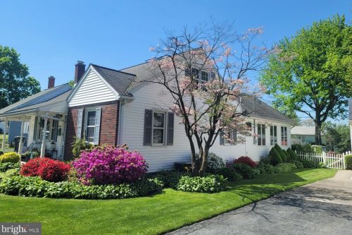 32 Runyon Rd, Hummelstown, PA 17036-2501
