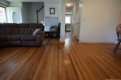 31 Willard Rd, Manchester CT  06042-3352 exterior