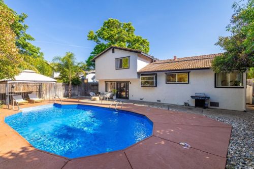 107 Sandalwood Dr, Vacaville CA  95687-5239 exterior