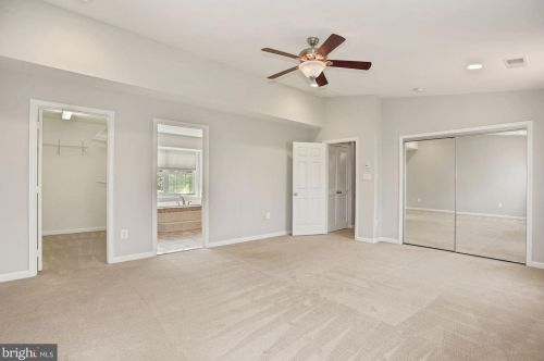 20015 Great Fls Frst Dr, Great Falls VA 22066-4233 exterior