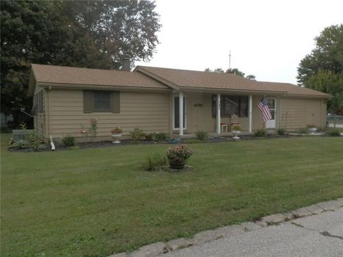705 Winthrop Dr, Crawfordsville, IN 47933-1557