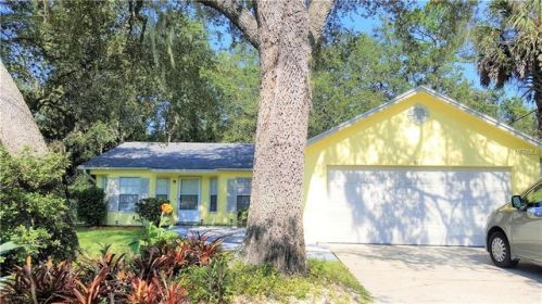735 Cloverleaf Blvd, Deltona, FL 32725-8107