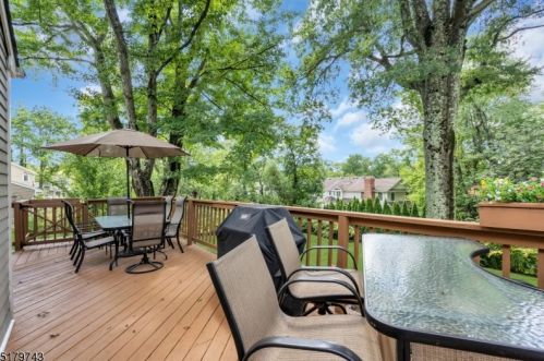 121 Southern Blvd, Chatham Township NJ 07928-1323 exterior