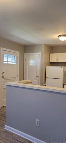 125 Alexander Dr, Bridgeport CT  06606-4902 exterior