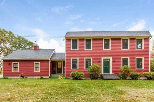 320 Stark Hwy, Goffstown NH  03046-4413 exterior