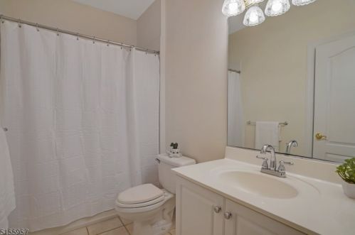 8 Forest View Dr, Martinsville NJ  08836-2039 exterior