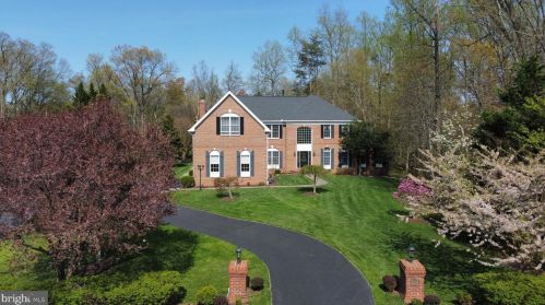 3217 Ox Meadow Ct, Herndon, VA 20171-1747
