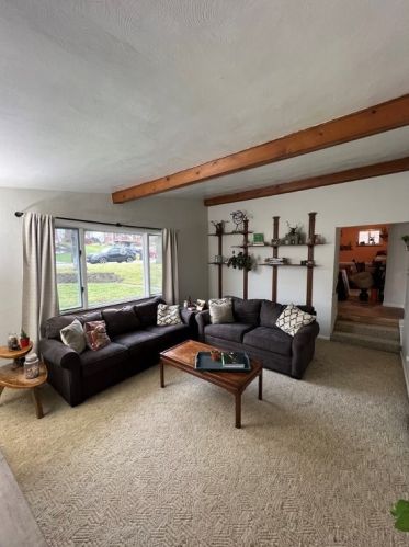 8040 Remington Dr, Pittsburgh PA  15237-6235 exterior