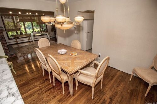 8 Terrace Rd, Airmont NY  10901-1721 exterior