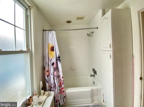 308 Cooper St, Camden NJ  08108-2223 exterior