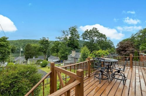 14 Boulder Rdg, Danbury CT  06811-3144 exterior