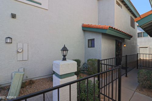 8610 67th Dr, Peoria, AZ 85345-8410