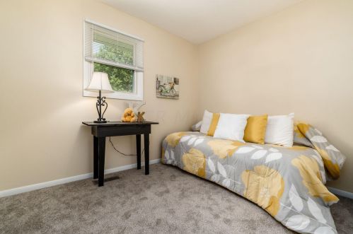 246 Jacqueline Dr, London OH  43140-1181 exterior