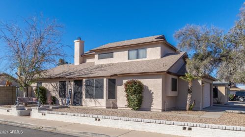 6441 Golden Ln, Glendale, AZ 85302-4441