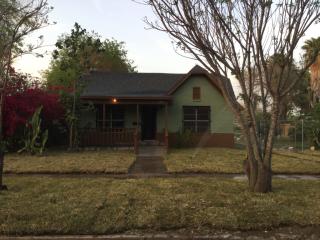 1300 Kendlewood Ave, Mcallen TX  78501-4322 exterior