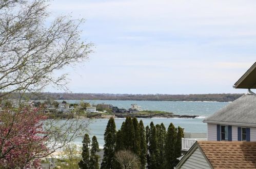 853 Boston Neck Rd, South Kingstown RI  02882-2904 exterior