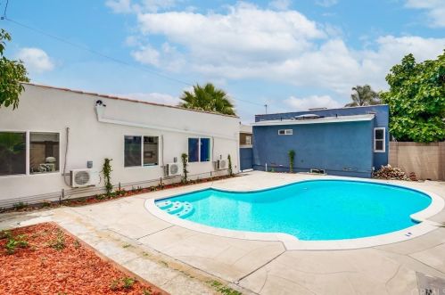 304 Sloan Ave, Compton CA  90221-3351 exterior