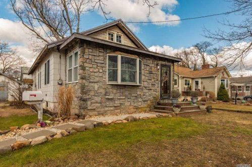 424 Albermarle Ave, North Bellmore, NY 11710-3501