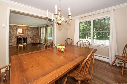 225 Sturges Ridge Rd, Wilton CT  06897-2727 exterior