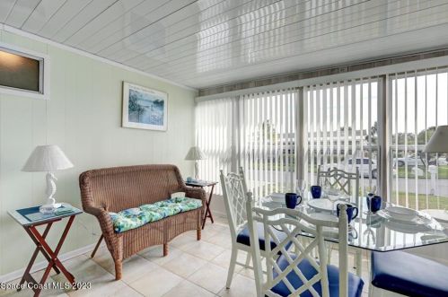 925 Hawthorn Cir, Sebastian FL  32976-7500 exterior