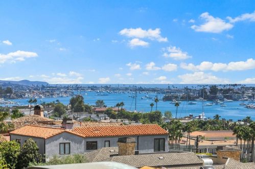 1520 Kings Rd, Newport Beach, CA 92663-5019