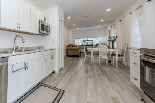 731 51st St, West Palm Beach, FL 33407-2721