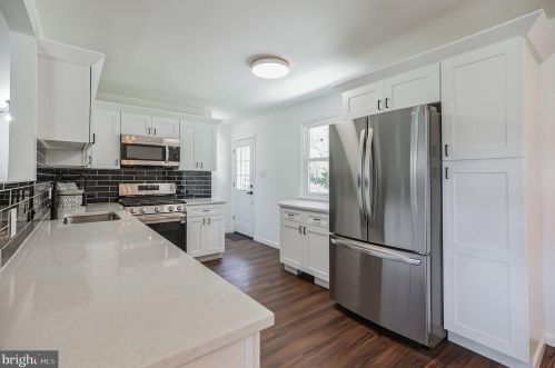 57 Evergreen Ave, Blenheim NJ  08012-3222 exterior