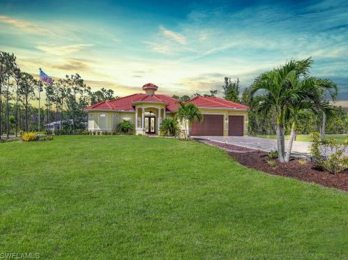 10675 Red Dragon Ln, Bonita Springs, FL 34135-6734