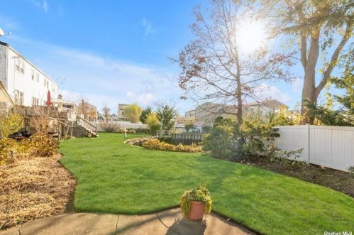 11 Adams St, East Rockaway NY  11518-1705 exterior