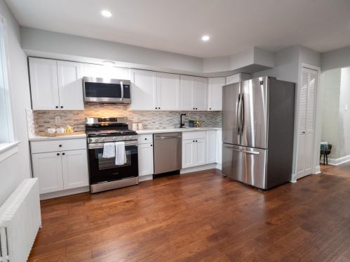 620 Avenue A, Bayonne, NJ 07002-1706
