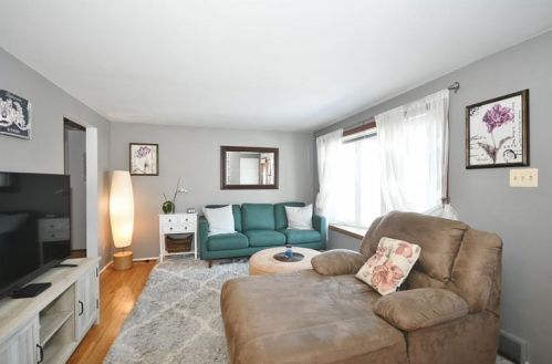 4344 Willow Heath Dr, Pittsburgh, PA 15234-1037