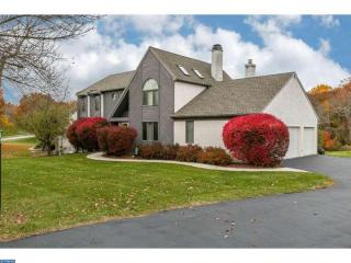 827 Robert Dean Dr, Downingtown, PA 19335-4464