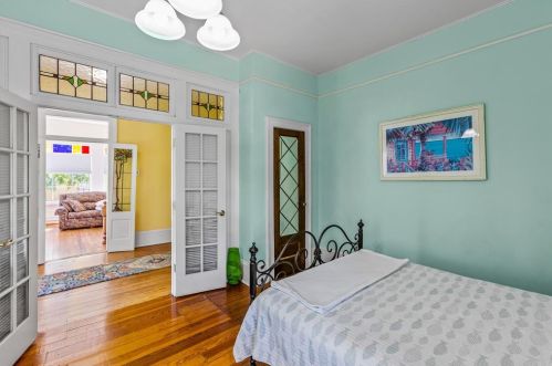 2927 Bernardo De Galvez Ave, Galveston TX 77550 exterior