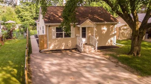 1147 Oakland Ave, Green Bay, WI 54304-2658