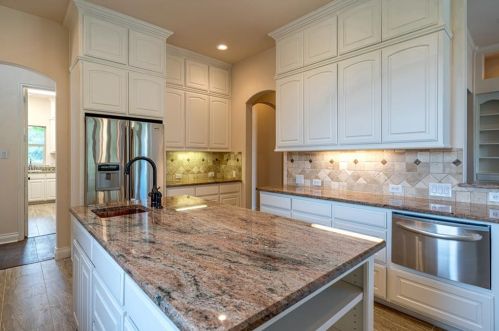 4004 Rothschild Dr, Lewisville TX  75022-5339 exterior