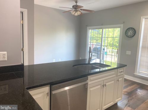 14705 Potomac Branch Dr, Woodbridge VA  22191-4023 exterior