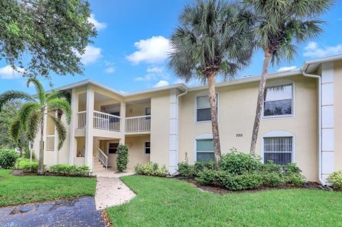 700 Landover Cir, Naples, FL 34104-7803