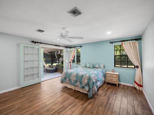 545 11 Ave, Vero Beach FL 32960-3707 exterior