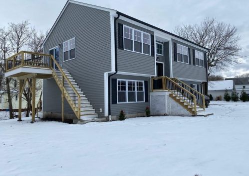 273 High St, Cumberland, RI 02864-7904