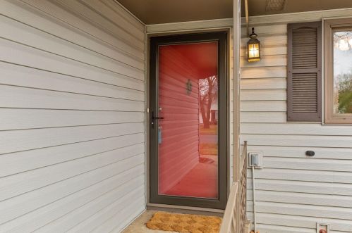 2073 Jade Ln, Saint Paul, MN 55122-2862