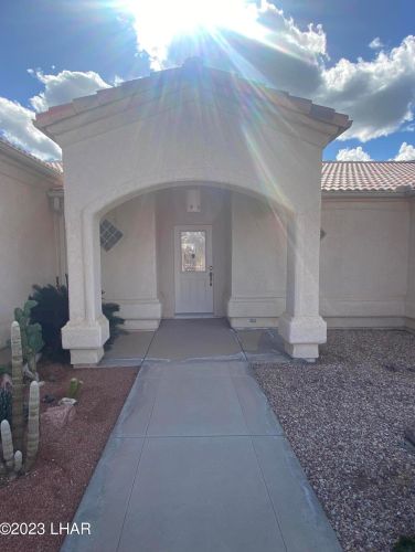 651 Wayside Dr, Lake Havasu City, AZ 86403-3864