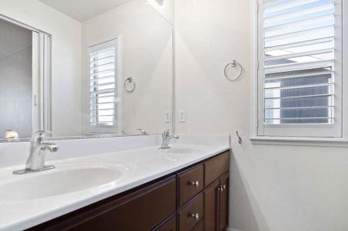 4229 Montara Dr, Turlock CA  95382-7365 exterior