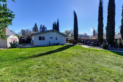 11029 Chemo River Ct, Rancho Cordova CA  95670-2703 exterior