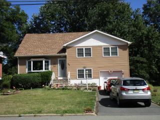 26 Riverside Dr, Parsippany NJ  07834-2133 exterior