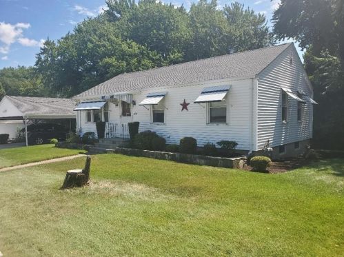404 Central Ave, Providence, RI 02919-4935