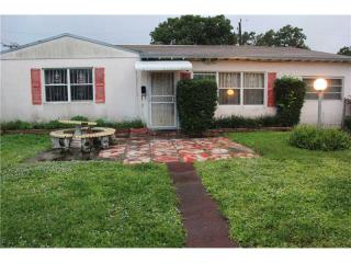 2206 Dewey St, Hollywood FL  33020-5927 exterior